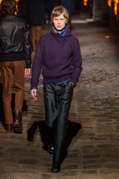 Look 46